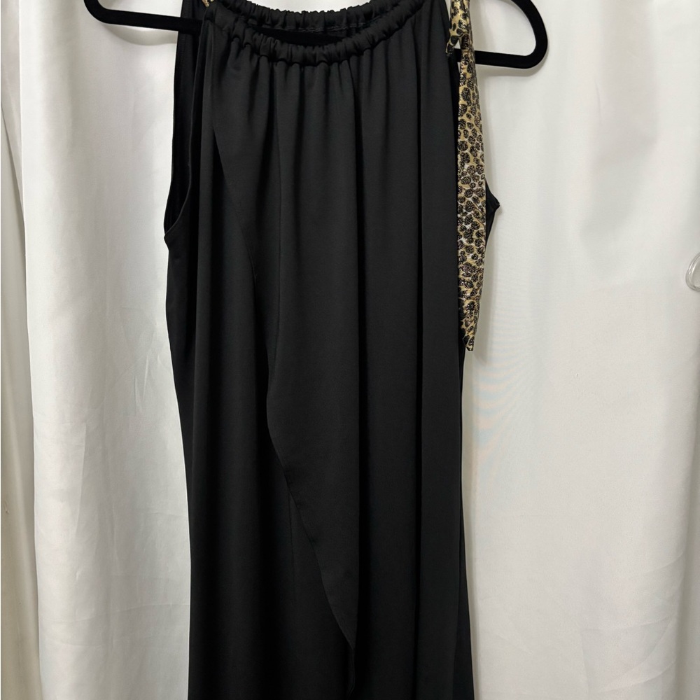 Elegant Black dress with Leopard Accent